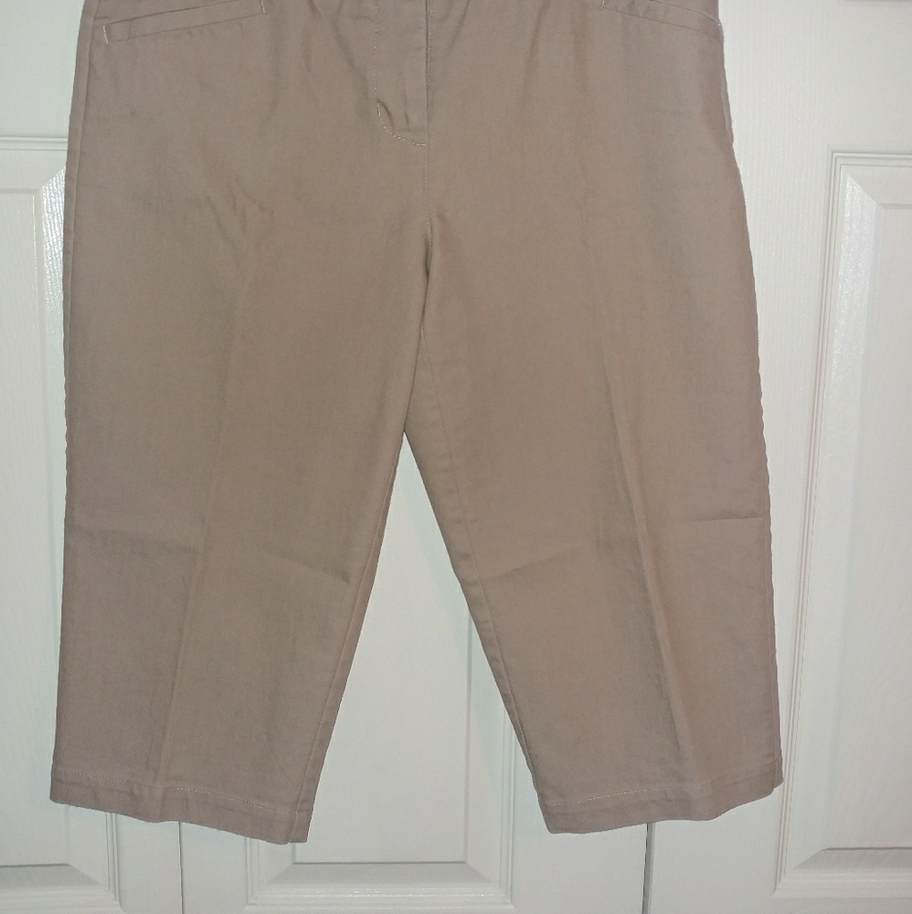 Taupe capris